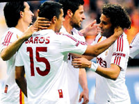 Aslan UEFA'ya sarıldı