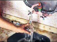 Mutfak musluğu sifondan daha pis