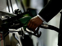 EPDK'dan benzine bir indirim daha