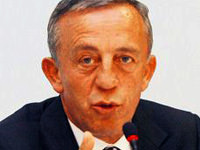 Büyükler ilgisiz
