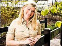 Ödüllü kadın yönetici erkek çıktı