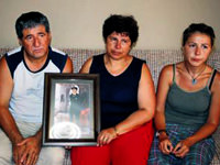 Kızı için evini satacak