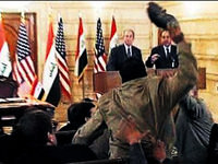 Bush'a ayakkabı fırlatan gazeteci 14 Eylül'de serbest