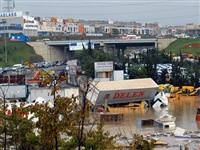 TEM'de sulardan 8 ceset çıkartıldı
