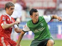 Bremen'den Mesut'a sigorta
