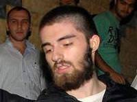 Aynı kıyafetlerle teslim olmuş
