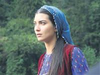 Tuba Büyüküstün'ün 'Yasak Aşk'ı