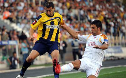 Cimbom ağır yaralı!