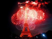 Eyfel kırmızı-beyaz olacak