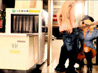 Pamela'nın eline düşersen uçamazsın!