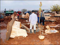 Şehidin kemikleri mezarından çıktı!