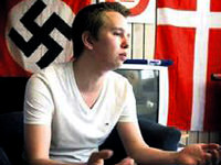 Kraliçeye Neo-Nazi koruma