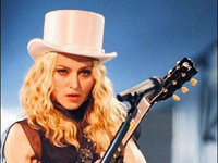 Kaynanası Madonna'dan 15 yaş genç