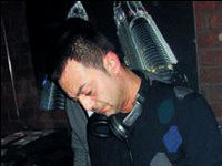 Serdar DJ’lik yaptı