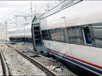 Hızlı treni aşırı hız yaktı!
