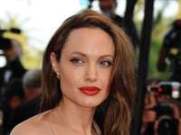 Angelina Jolie ile duşa girecek
