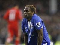 Saha'ya Everton'dan vize