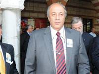 Tuncay Özilhan başkanlığa aday oluyor
