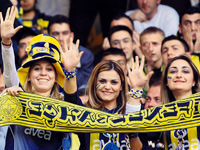 Bankalar taraftarı kartla tavladı, Fener lider oldu