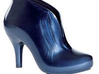 Rengi değişen ayakkabı