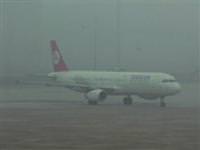 Hava trafiğine yağış engeli!