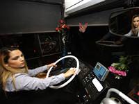 25 yaşındaki otobüs şoförü genç kız