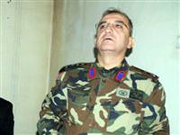 "Ben efsaneyim kulak kesip tesbih yaptım"