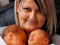 Kanser kurbanı eşinden ikizi oldu