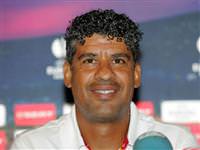 Rijkaard: Bekleyip göreceğiz