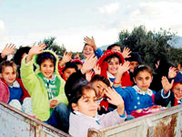 Tarlaya değil okula!