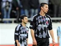 Holosko Kara Kartal'da kaldı