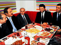 Hakan'ın restoranını Bakan Eker açtı