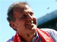 Zico Olympiakos'tan da kovuldu