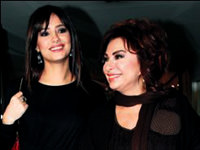 Kızını gururla izledi