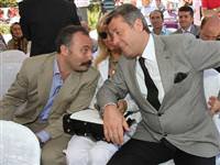 Karısı kitap okurken yakalamış