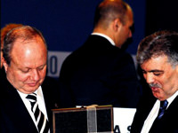 Gül'den 2 çağrı
