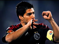 Ajax, Suarez'le 1 yıl daha uzattı