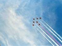 Uçaklar arkalarında niçin bulut bırakıyorlar?