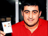 Kimlikli şampiyon