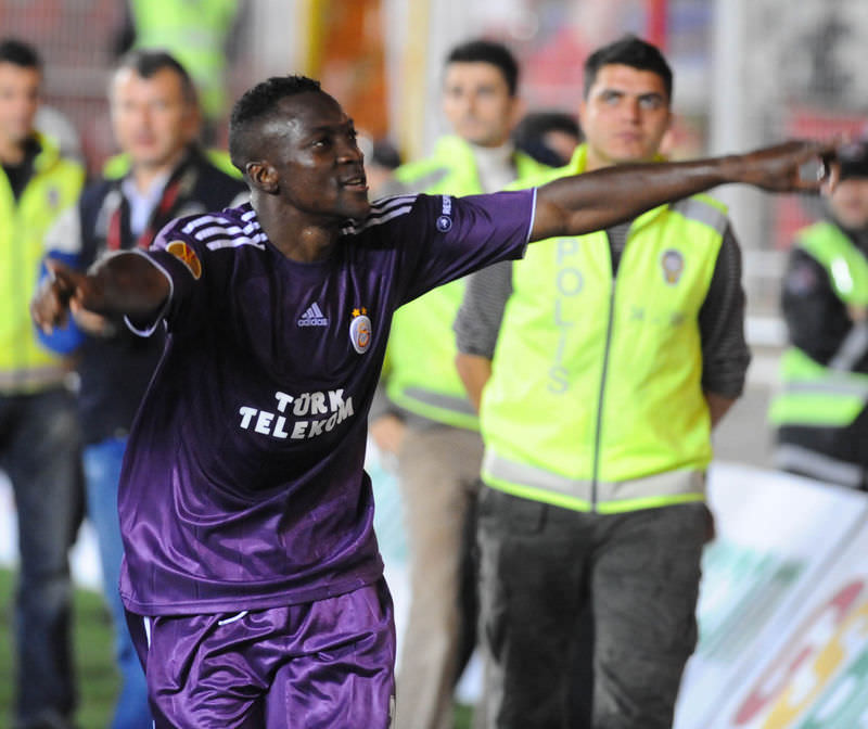Eski Cimbomlu Fener yolunda