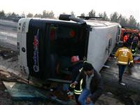 Otobüs devrildi: 3 ölü çok sayıda yaralı