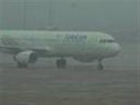 Elektrik direğine çarpan uçak düştü!