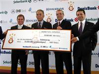 Galatasaray tarihi bir imza attı