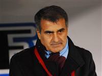 Şenol Güneş ilk 11'ini şekillendiriyor