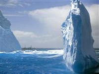 Buzuldan dev bir dağ koptu