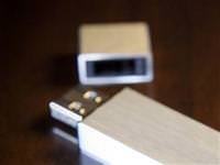 Bilgisayara USB bellek takarken dikkat!
