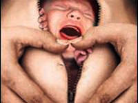 Doktorlar kavgaya tutuştu, bebek öldü