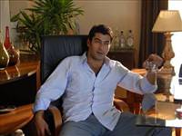 En yakışıklı jön Kenan İmirzalıoğlu
