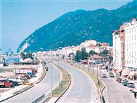 Bu ilçede cami ve mezarlıklara haciz geldi