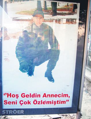 Tezkere elde anne aşkı her yerde!